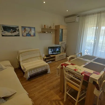 Apartment Marenic Cres