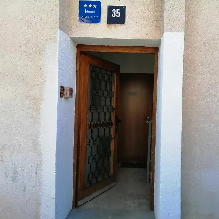 Apartment Marenic Cres