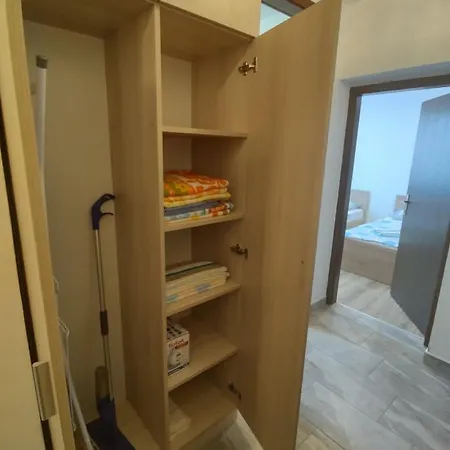 Apartment Marenic Cres